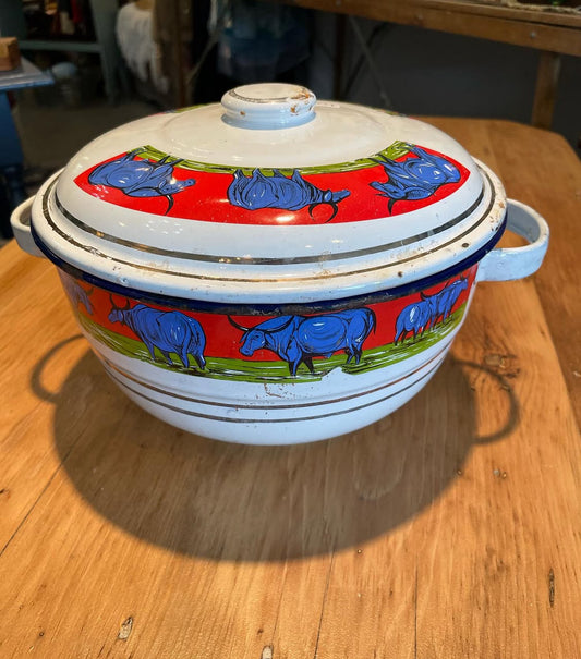 Incredible French vintage enamel pot