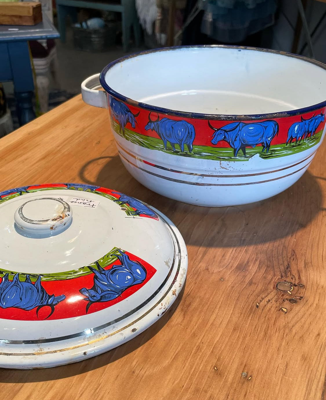 Incredible French vintage enamel pot